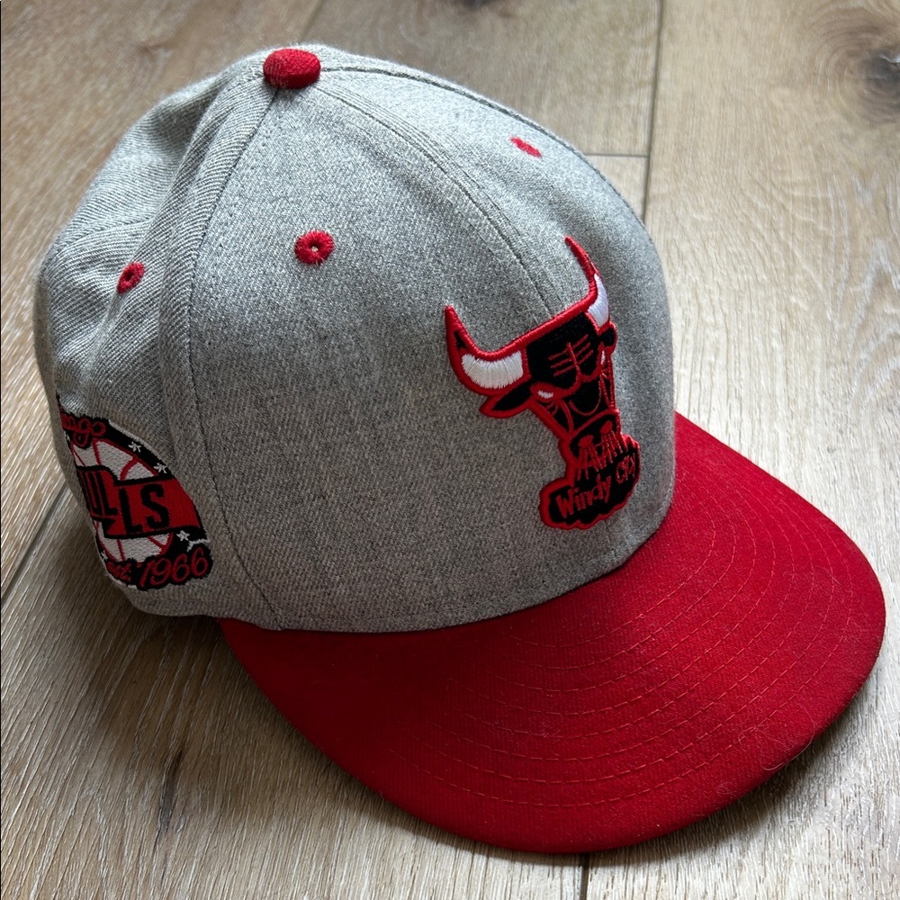 Chicago Bulls New Era 9Fifty Snapback Gray Red Hat Cap Team Logo Medium Large